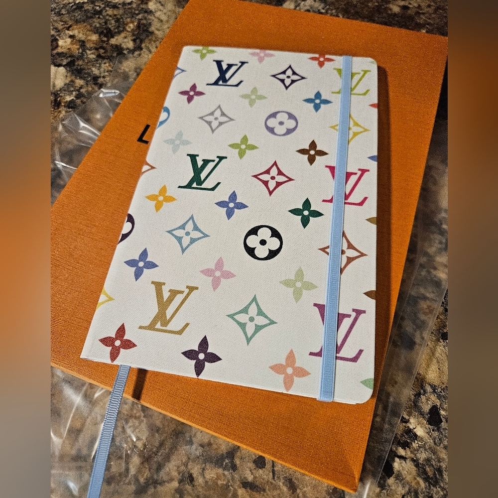 Louis vuitton 2025 Murikami Jane Notebook - Picture 2 of 10